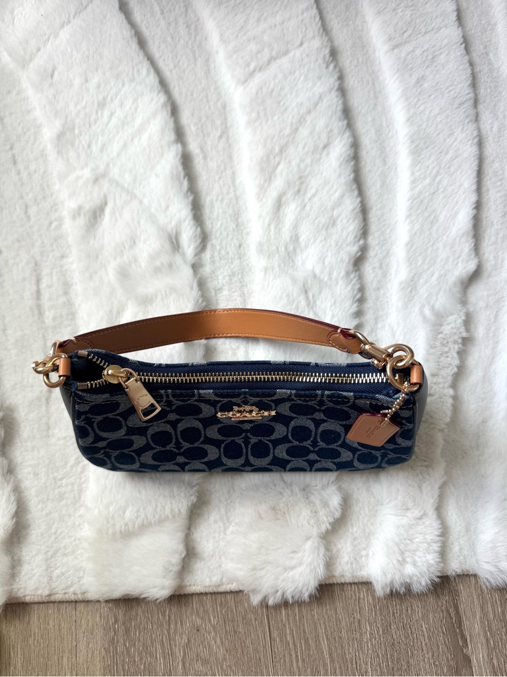 Coach Teri Shoulder Bag in Signature Denim - Picture 5 of 9